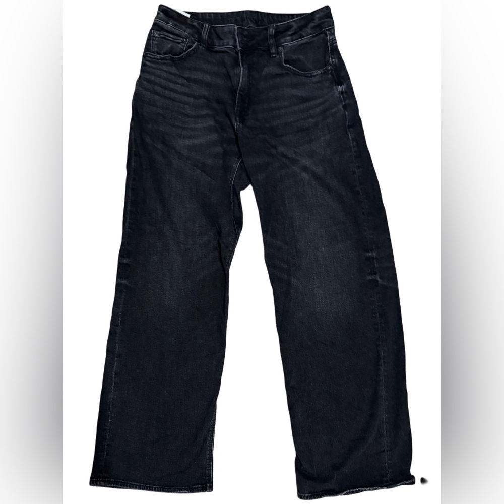 American Eagle Outfitters women’s washed black low rise jeans